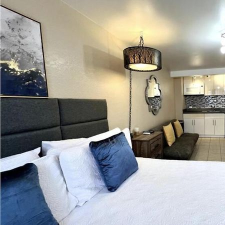 King Bed, Spacious, Legal, View Гонолулу Экстерьер фото
