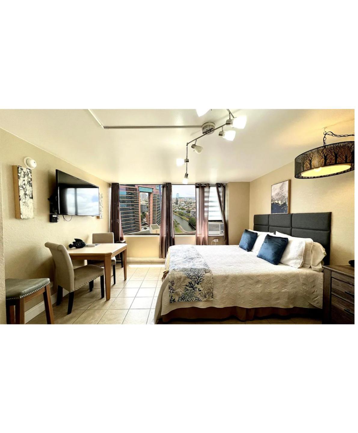 King Bed, Spacious, Legal, View Гонолулу Экстерьер фото